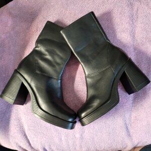 Steve Madden Black Platform Block Heel Square Toe Booties -- 5M -- 600